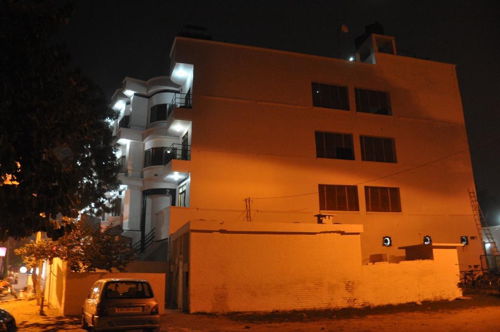 Hotel Jewels Karnal Exterior photo