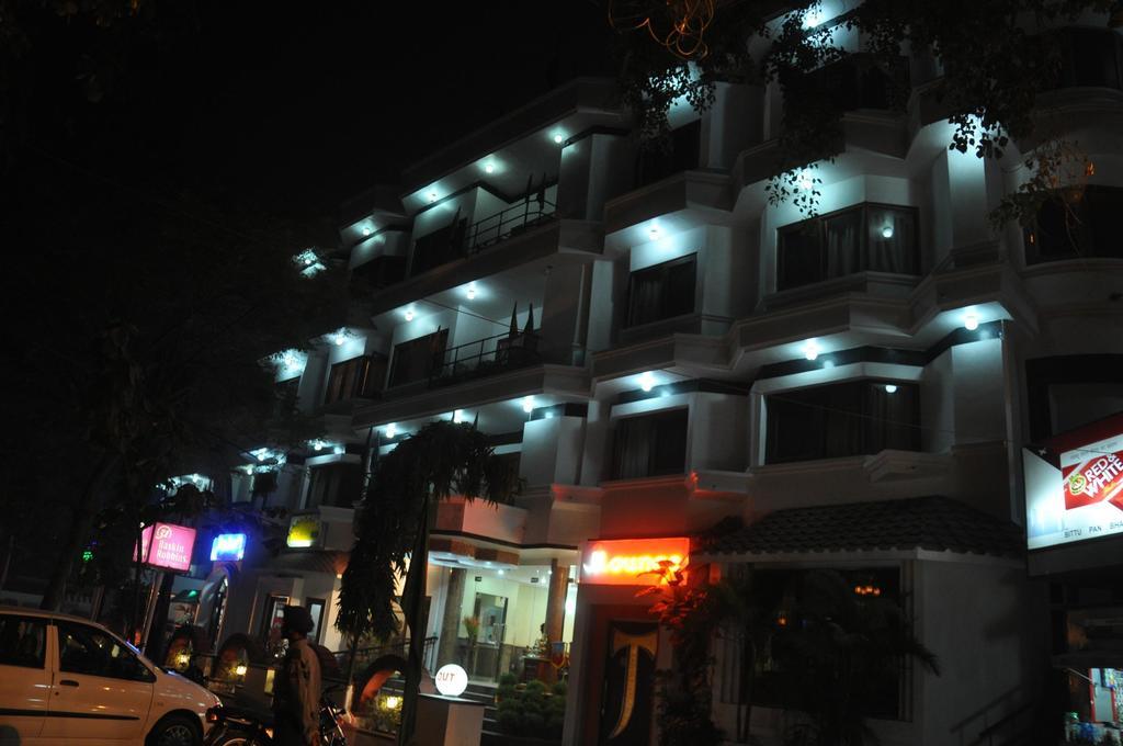 Hotel Jewels Karnal Exterior photo